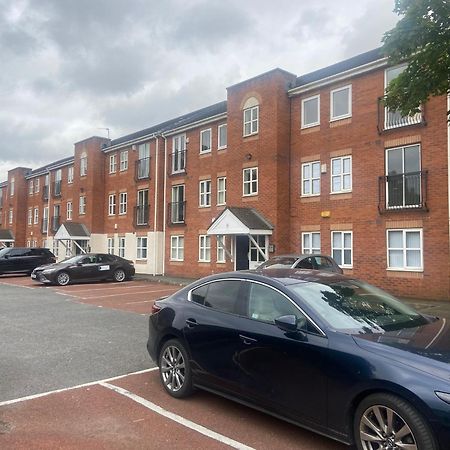 Lovely 2 Dbl Bed Apartment Near Heaton Park And North Manchester Hospital With Parking Zewnętrze zdjęcie