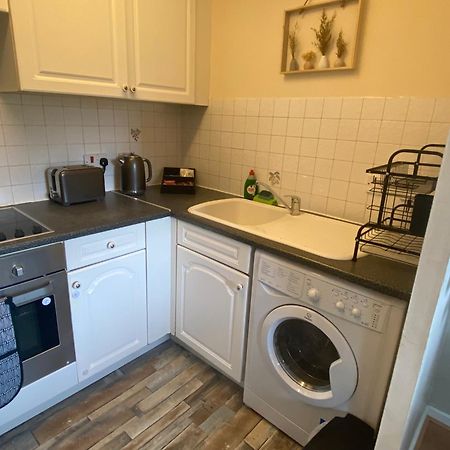 Lovely 2 Dbl Bed Apartment Near Heaton Park And North Manchester Hospital With Parking Zewnętrze zdjęcie
