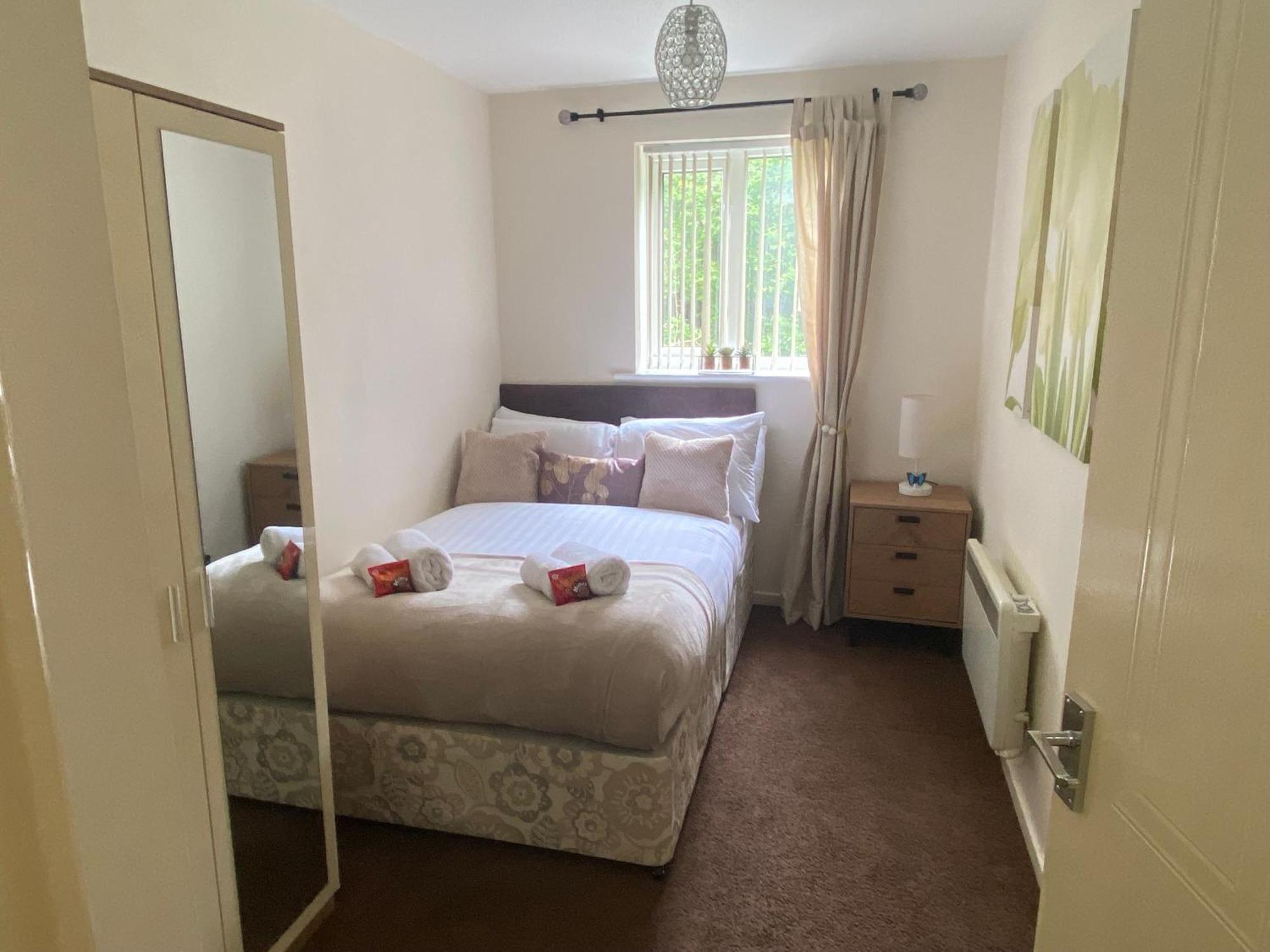 Lovely 2 Dbl Bed Apartment Near Heaton Park And North Manchester Hospital With Parking Zewnętrze zdjęcie
